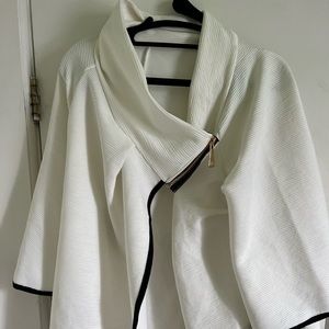 White Italian poncho. Never worn, purchased for €80 in a boutique in Florence.